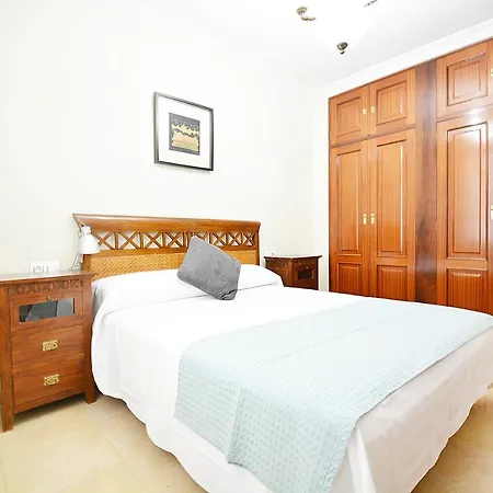 Galihost - Casa Con Precioso Jardín En * Vilanova de Arousa